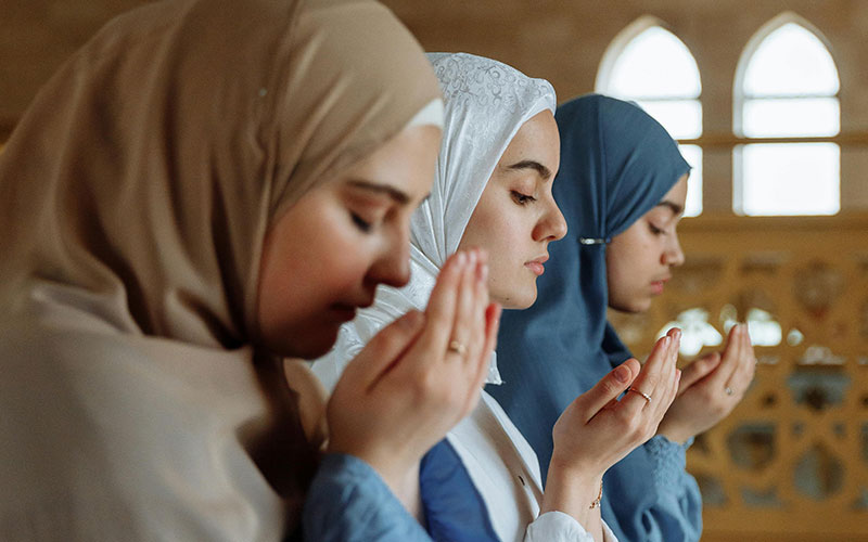 Women in Dubai's Mosque