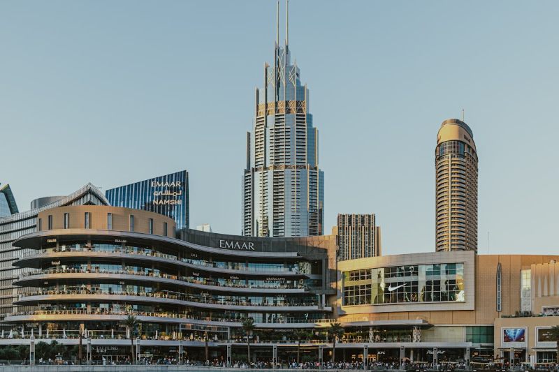 pictures of skyline dubai emaar square quarter